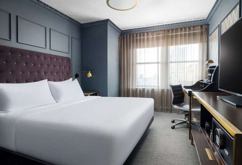 기본룸, Phillips Kansas City Curio Collection By Hilton
