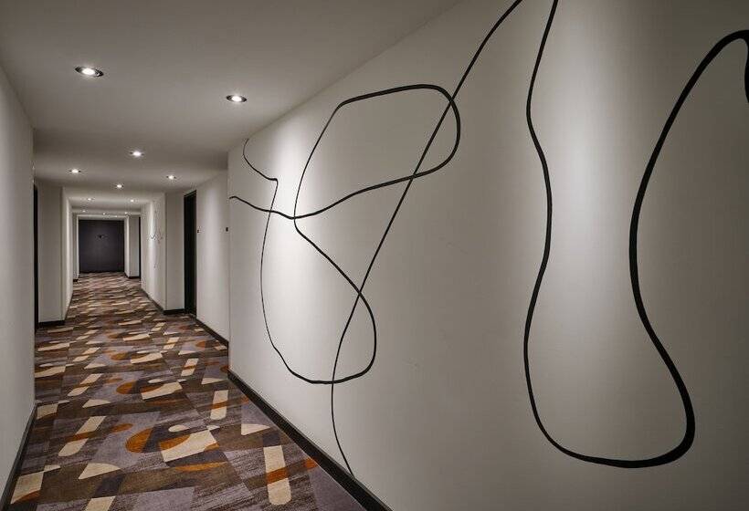 장애인을 위한 더블 침대 스탠다드 룸, The Landing At Hampton Marina, Tapestry Collection By Hilton