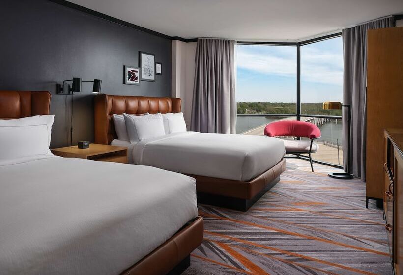 스탠다드 룸 더블 침대 2개, The Landing At Hampton Marina, Tapestry Collection By Hilton