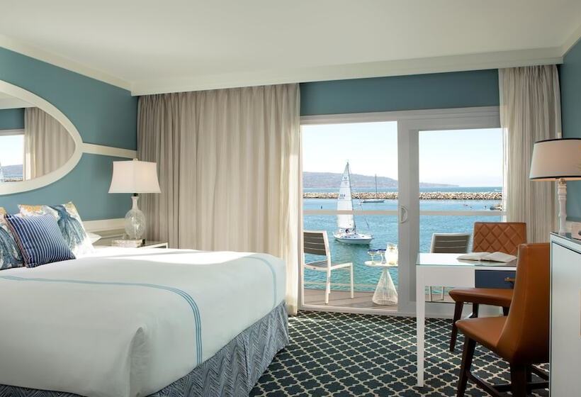 Номер Deluxe Кровать Кинг, Portofino Hotel & Marina