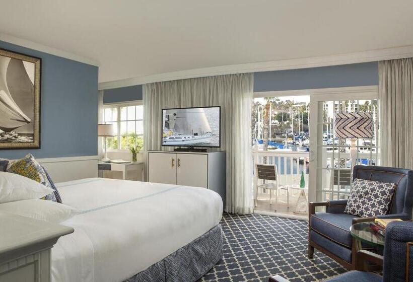 Номер Deluxe Кровать Кинг, Portofino Hotel & Marina