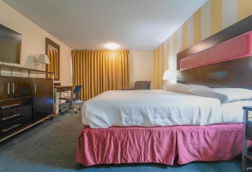 Люкс Deluxe Кровать Кинг, Royal Plaza Inn