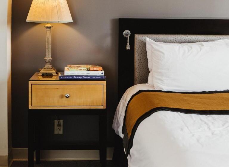 Люкс Адаптированный для Инвалидов, Stamford Suites