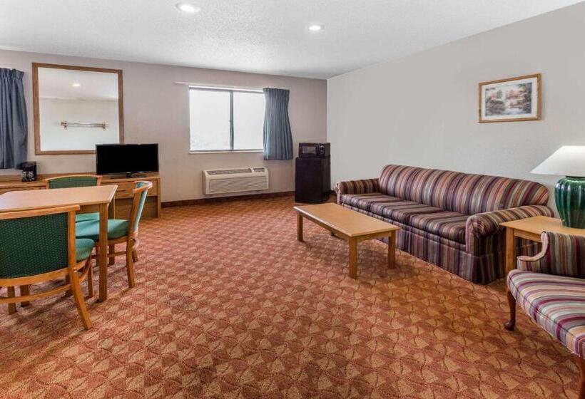 Люкс Deluxe Кровать Кинг, Super 8 By Wyndham St. Charles