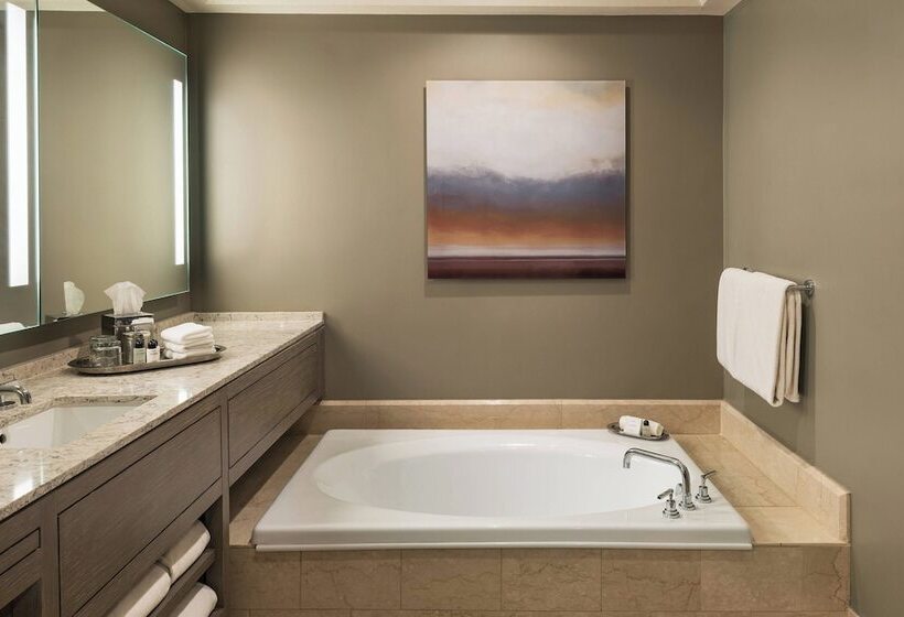 Номер Deluxe, The Phoenician, A Luxury Collection Resort, Scottsdale
