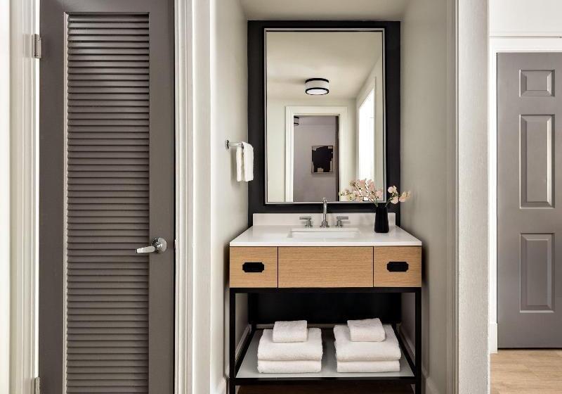Номер Стандарт Адаптированный для Инвалидов, Kimpton Brice Hotel, An Ihg