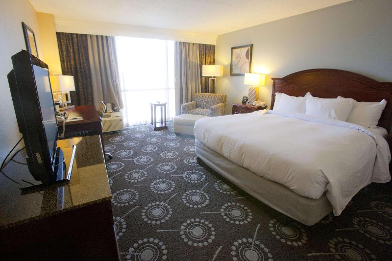Standard Room King Size Bed, Wyndham Midland Downtown
