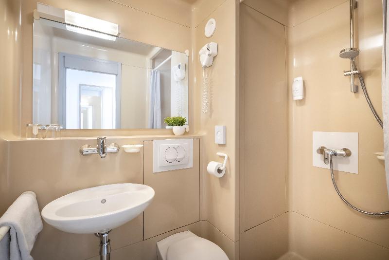 Трехместный Номер Superior, Sunny Baška Hotel By Valamar, Ex Corinthia
