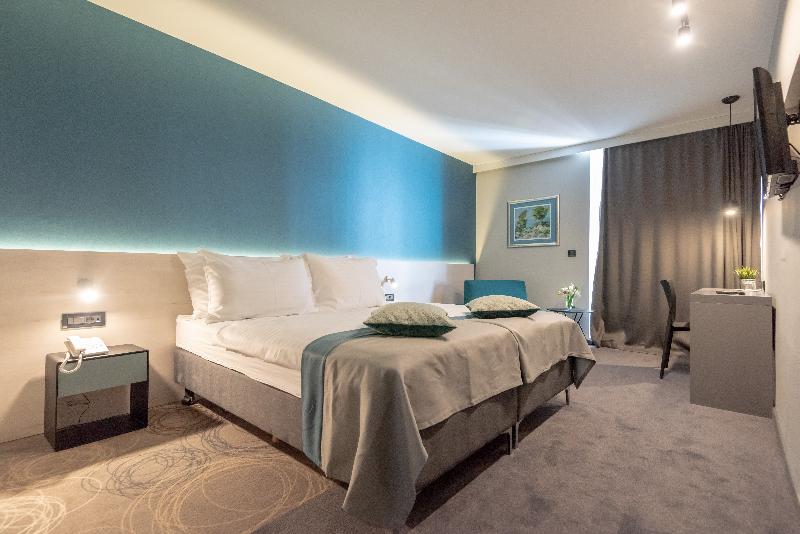 Superior Room, Kolovare