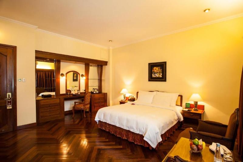 Quarto Deluxe Vista Cidade, Majestic Saigon
