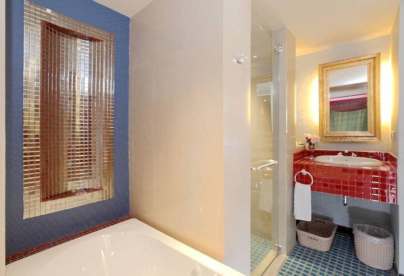 Номер Deluxe Вид на Море, S A F E Residence Patong