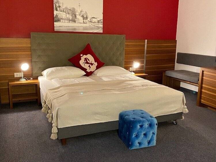 Quarto superior, Villa Carlton   Adults Only