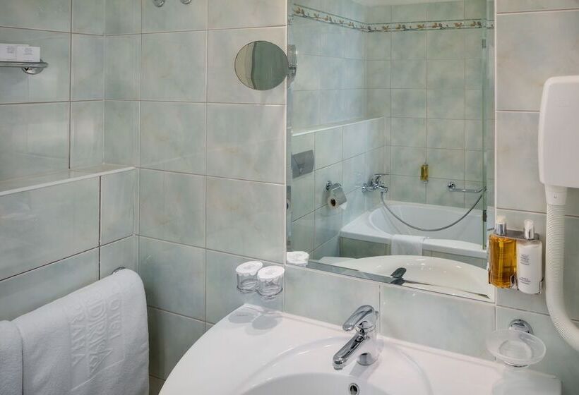 اتاق استاندارد یک نفره, Adria Hotel Prague