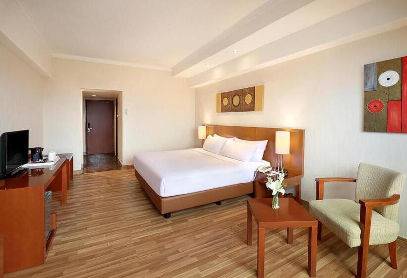 Quarto Deluxe Cama King, Artotel Gelora Senayan Jakarta