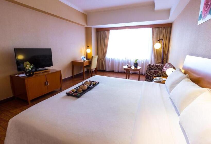 Номер Executive Кровать Кинг, Artotel Gelora Senayan Jakarta