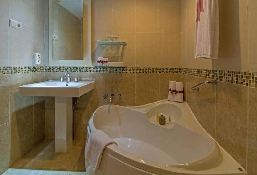 Quarto Premium, Artotel Gelora Senayan Jakarta