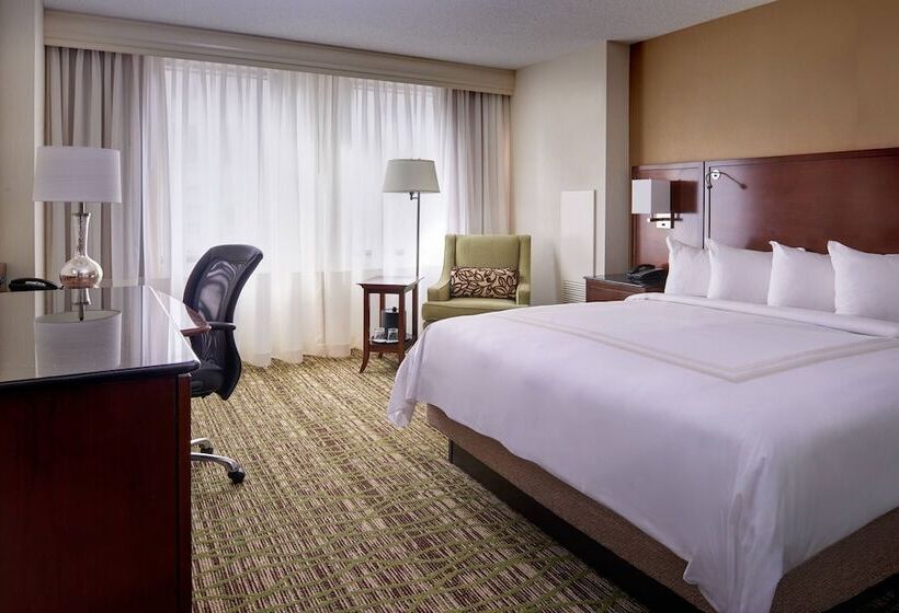 스탠다드 룸 더블 침대, Cleveland Marriott Downtown At Key Tower