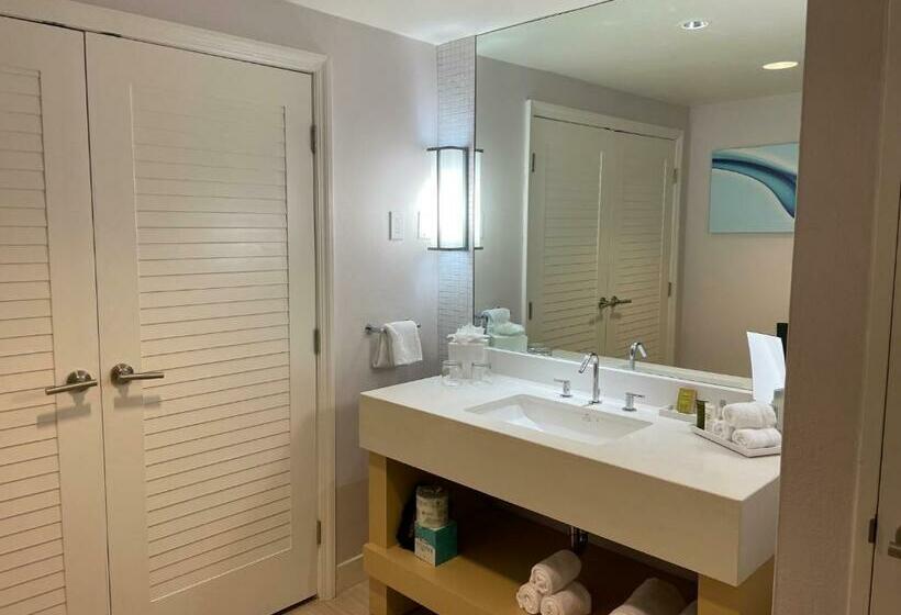 اتاق لوکس با تخت بزرگ, El Conquistador Resort  Puerto Rico