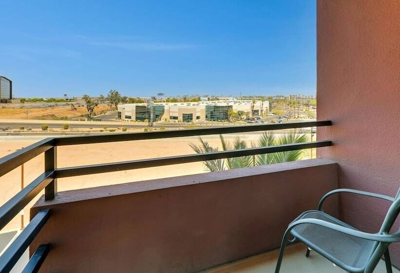 חדר דלוקס עם מרפסת טרסה, Drury Inn & Suites Phoenix Airport