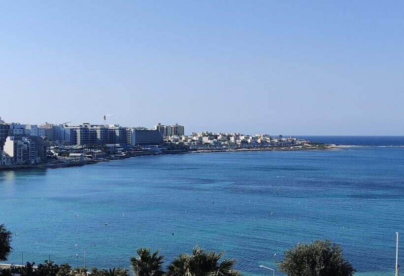 اتاق استاندارد با چشم‌انداز دریا, Salini Resort