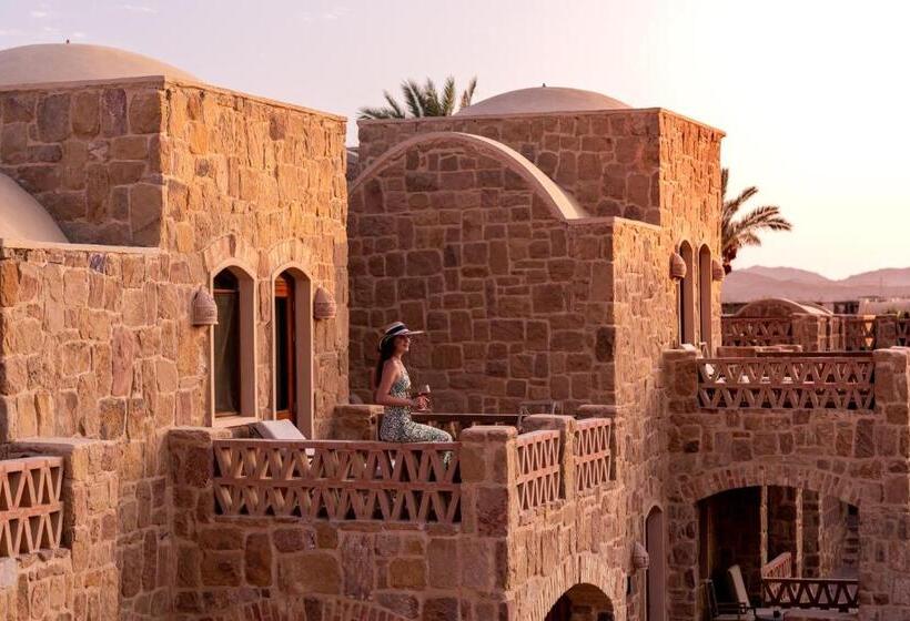 اتاق سوپریور با چشم‌انداز جانبی دریا, Movenpick Resort El Quseir