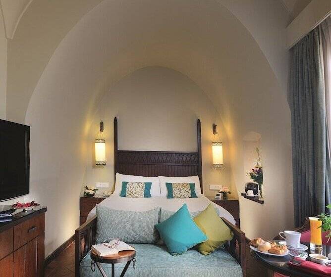 اتاق سوپریور با چشم‌انداز جانبی دریا, Movenpick Resort El Quseir
