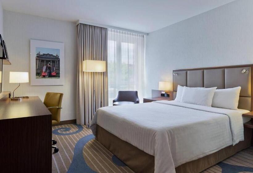 Номер Стандартный Кровать Куин, Courtyard By Marriott Wiesbaden Nordenstadt