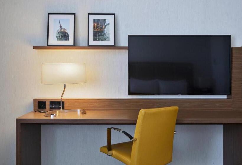 Стандартный Номер Кровать Кинг, Courtyard By Marriott Wiesbaden Nordenstadt