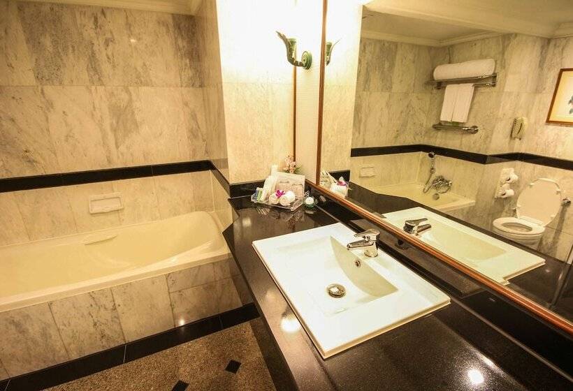 اتاق لوکس, Golden Tulip Sovereign Hotel Bangkok