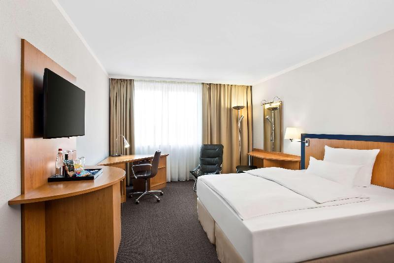 Семейный Номер, NH Frankfurt Airport West