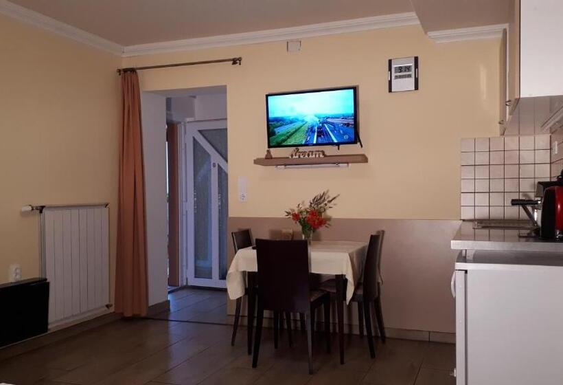 Номер Стандарт Трехместный, Mini Vendégház Budaörs