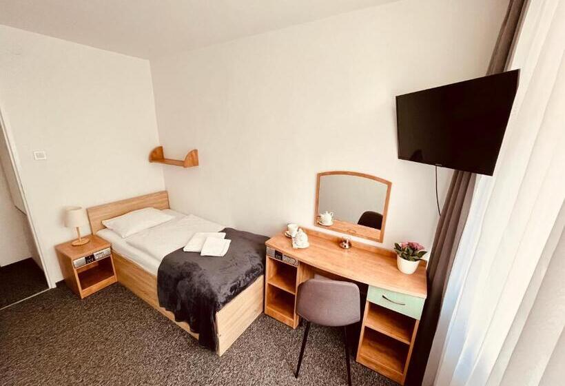 Quarto Estandar Individual com Sacada, Ośrodek Wypoczynkowy Sudety