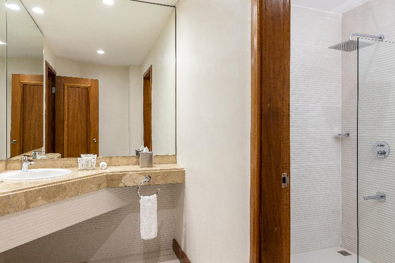 스위트 킹사이즈 침대, Radisson San Josecosta Rica