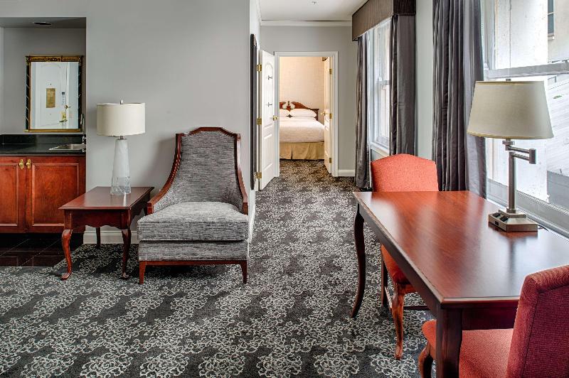 Люкс, Embassy Suites By Hilton Portland Downtown