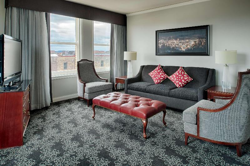 Люкс, Embassy Suites By Hilton Portland Downtown