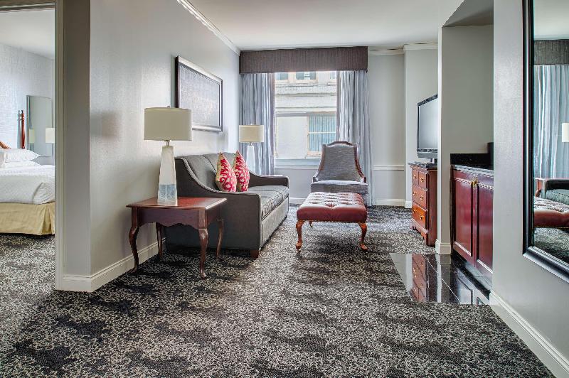Люкс Кровать Кинг, Embassy Suites By Hilton Portland Downtown
