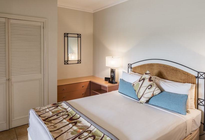 스위트, Moonlight Bay Suites