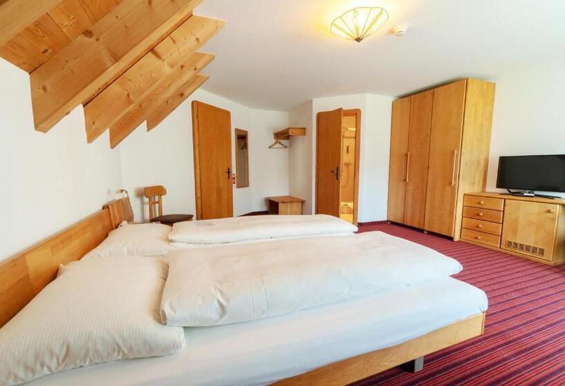 Номер Deluxe с Балконом, Typically Swiss Hotel Altana