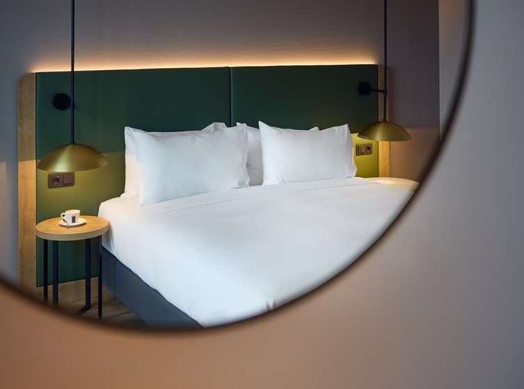 اتاق لوکس با تخت بزرگ, Conrad Centennial Singapore