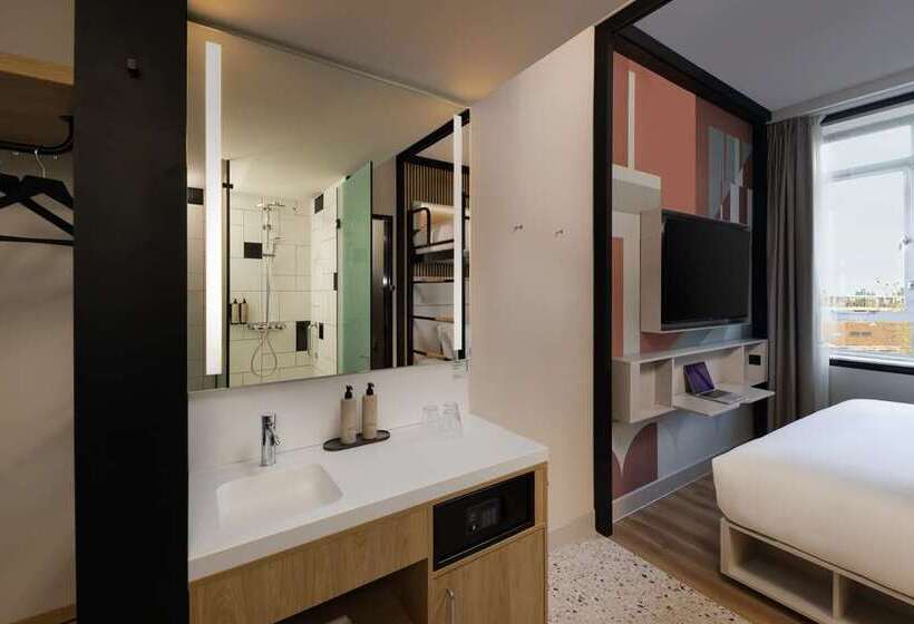 سوئیت با تخت بزرگ, Conrad Centennial Singapore
