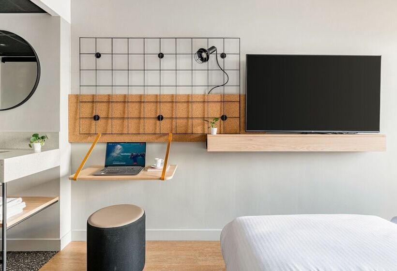 Номер Стандарт, Moxy Annecy