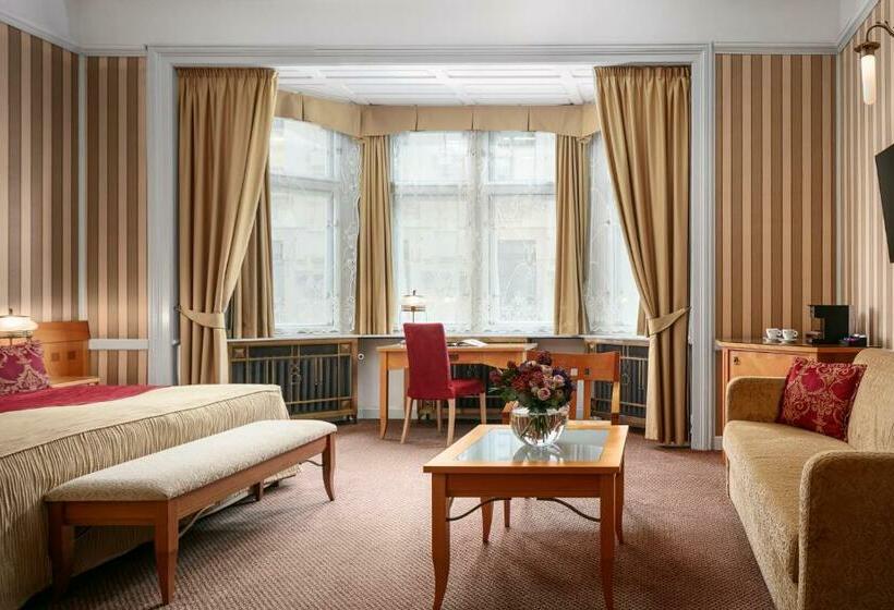 سوییت جونیور, Paris Prague