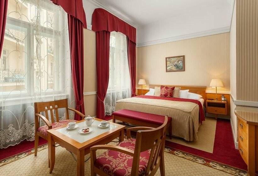 سوییت جونیور, Paris Prague