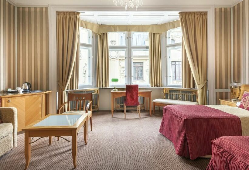 سوییت جونیور, Paris Prague