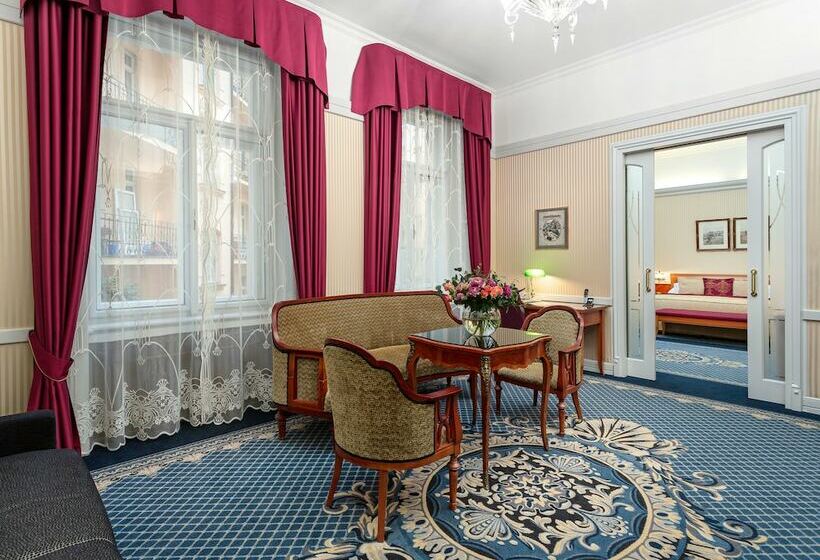 سوییت, Paris Prague