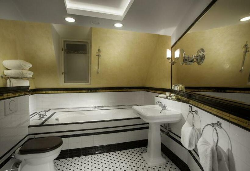 مجموعه ویستا شهر, Paris Prague