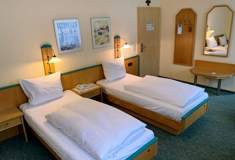 Номер Стандарт Трехместный, Parkhotel Fulda