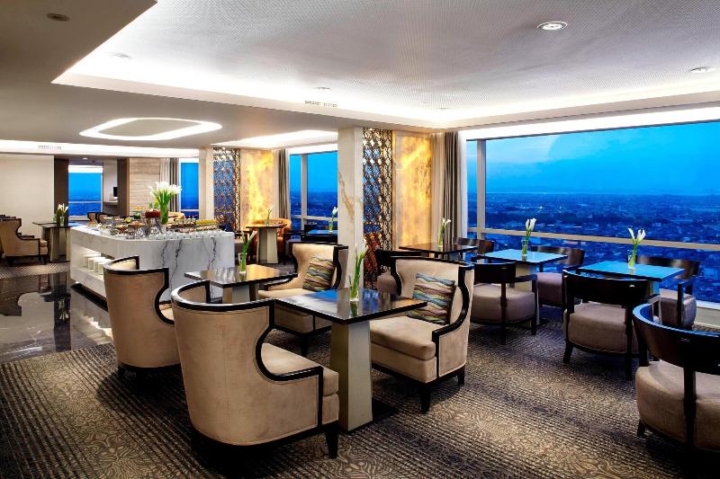 Номер Deluxe, Jw Marriott Hotel Surabaya