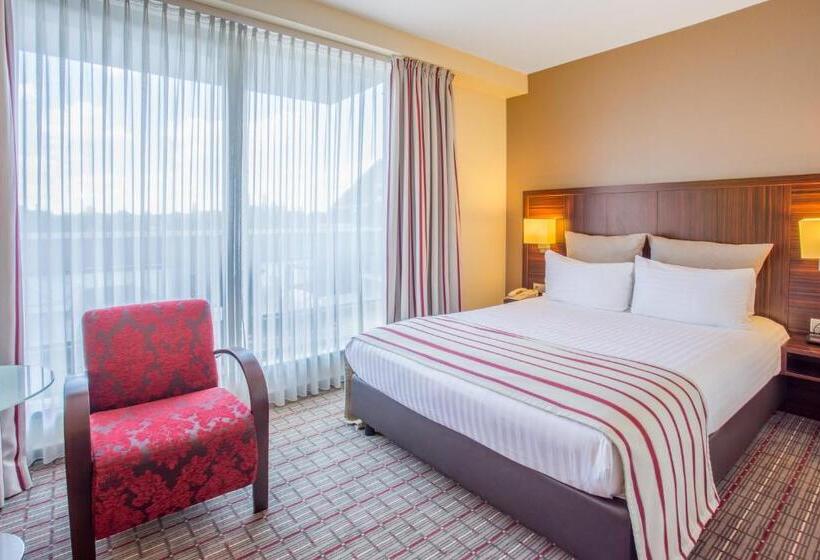 이그제큐티브 룸 킹사이즈 침대, Crowne Plaza Maastricht, An Ihg