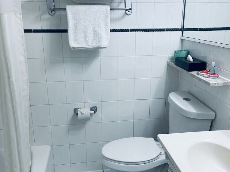스위트 킹사이즈 침대, Econo Lodge Beach And Boardwalk